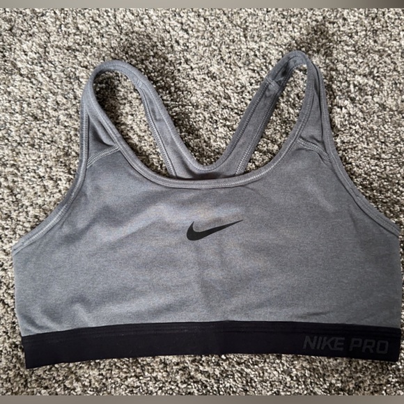 Nike Sports Bra - Picture 1 of 4